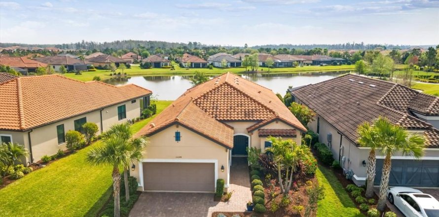 Casa en Odessa, Florida 3 dormitorios, 223.8 m2 № 1602580