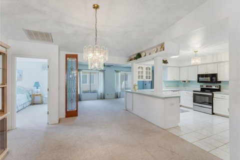 Villa ou maison à vendre à Lakeland, Floride: 3 chambres, 191.84 m2 № 2312357 - photo 2