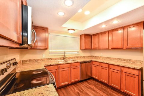 House in Winter Springs, Florida 4 bedrooms, 193.05 sq.m. № 2238387 - photo 6