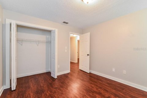 House in Winter Springs, Florida 4 bedrooms, 193.05 sq.m. № 2238387 - photo 10