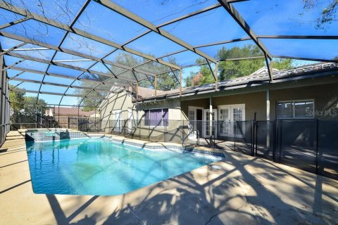 House in Winter Springs, Florida 4 bedrooms, 193.05 sq.m. № 2238387 - photo 14