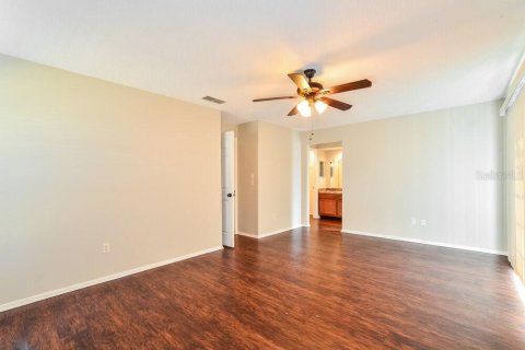 House in Winter Springs, Florida 4 bedrooms, 193.05 sq.m. № 2238387 - photo 8