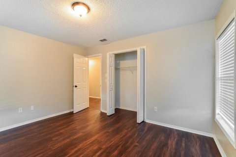 House in Winter Springs, Florida 4 bedrooms, 193.05 sq.m. № 2238387 - photo 11