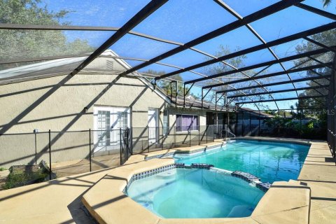House in Winter Springs, Florida 4 bedrooms, 193.05 sq.m. № 2238387 - photo 15