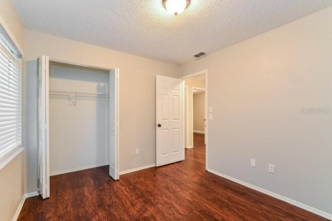 House in Winter Springs, Florida 4 bedrooms, 193.05 sq.m. № 2238387 - photo 12