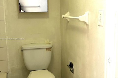 Condo in Sunny Isles Beach, Florida, 1 bedroom  № 2013409 - photo 27
