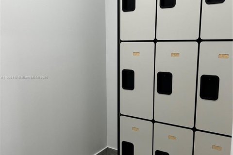 Condo in Sunny Isles Beach, Florida, 1 bedroom  № 2013409 - photo 30