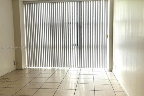Condo in Sunny Isles Beach, Florida, 1 bedroom  № 2013409 - photo 21