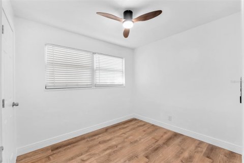 Casa en venta en Tampa, Florida, 3 dormitorios, 80.27 m2 № 1791367 - foto 7