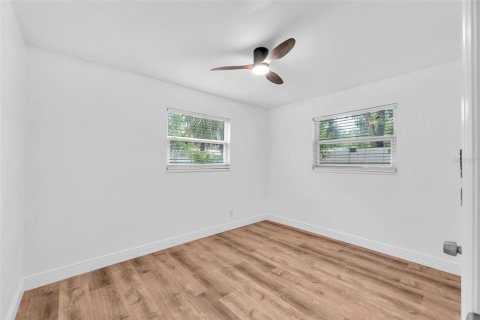 Casa en venta en Tampa, Florida, 3 dormitorios, 80.27 m2 № 1791367 - foto 8