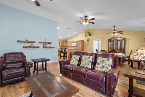 Villa ou maison à vendre à Branford, Floride: 3 chambres, 166.48 m2 № 2233343 - photo 5