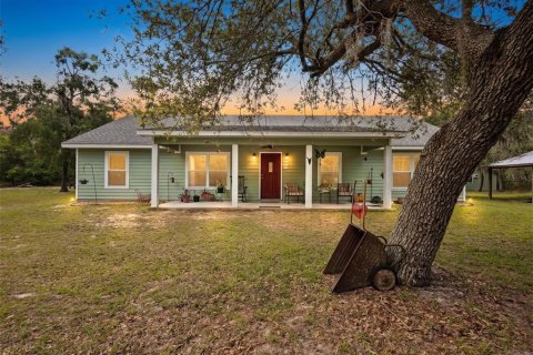 House in Branford, Florida 3 bedrooms, 166.48 sq.m. № 2233343