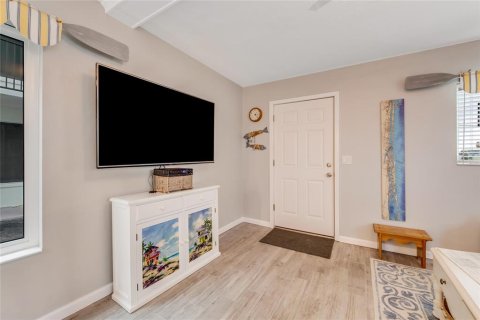 Condo in Daytona Beach, Florida, 2 bedrooms  № 1584192 - photo 16