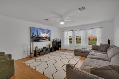 House in BELLALAGO in Kissimmee, Florida 4 bedrooms, 332.87 sq.m. № 1777193 - photo 30
