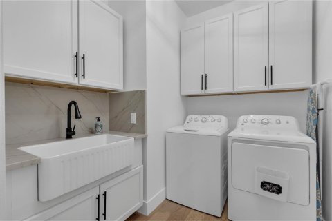 House in BELLALAGO in Kissimmee, Florida 4 bedrooms, 332.87 sq.m. № 1777193 - photo 18