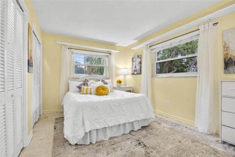 House in Dunedin, Florida 4 bedrooms, 162.86 sq.m. № 1901538 - photo 24