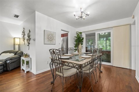 House in Dunedin, Florida 4 bedrooms, 162.86 sq.m. № 1901538 - photo 8