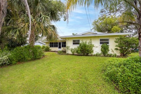 House in Dunedin, Florida 4 bedrooms, 162.86 sq.m. № 1901538 - photo 28
