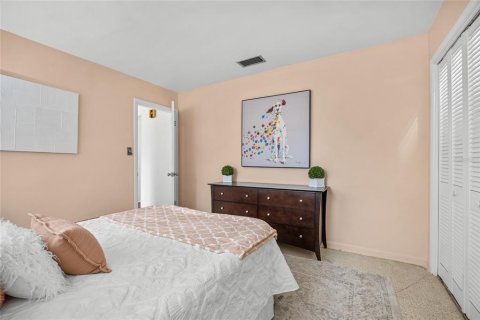 House in Dunedin, Florida 4 bedrooms, 162.86 sq.m. № 1901538 - photo 22