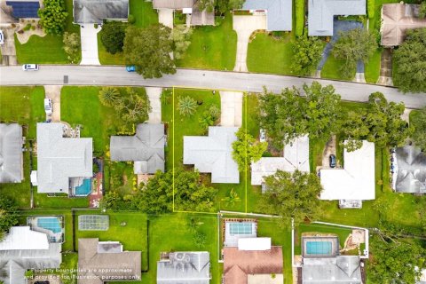 House in Dunedin, Florida 4 bedrooms, 162.86 sq.m. № 1901538 - photo 29