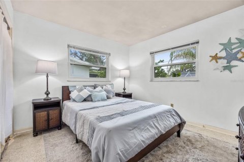 House in Dunedin, Florida 4 bedrooms, 162.86 sq.m. № 1901538 - photo 26