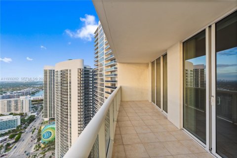 Copropriété à louer à Hallandale Beach, Floride: 2 chambres, 100.89 m2 № 1999447 - photo 29