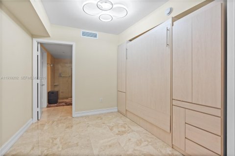 Copropriété à louer à Hallandale Beach, Floride: 2 chambres, 100.89 m2 № 1999447 - photo 22