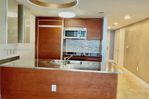 Снять в аренду кондоминиум в Халландейл-Бич, Флорида 2 спальни, 100.89м2, № 1999447 - фото 5