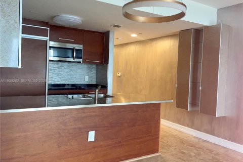 Снять в аренду кондоминиум в Халландейл-Бич, Флорида 2 спальни, 100.89м2, № 1999447 - фото 4