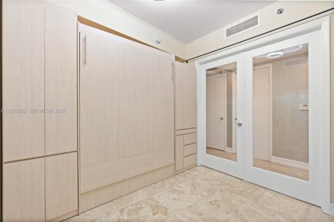 Copropriété à louer à Hallandale Beach, Floride: 2 chambres, 100.89 m2 № 1999447 - photo 21