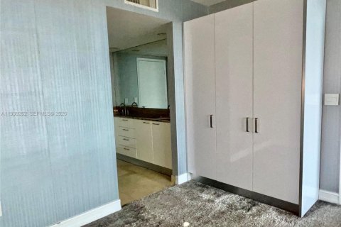 Снять в аренду кондоминиум в Халландейл-Бич, Флорида 2 спальни, 100.89м2, № 1999447 - фото 10