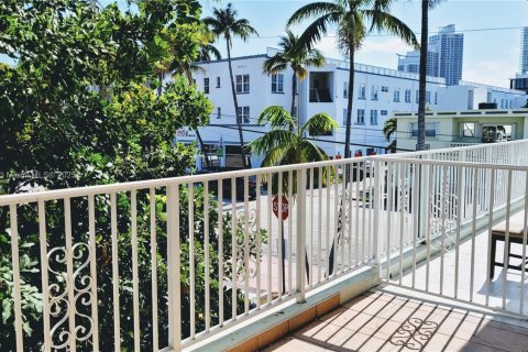 Condo in Miami Beach, Florida, 1 bedroom  № 1938182 - photo 17