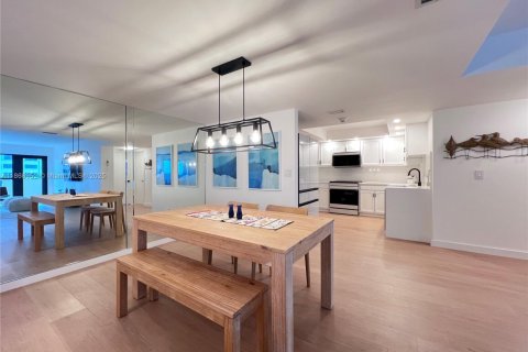 Copropriété à louer à Lauderdale-by-the-Sea, Floride: 2 chambres, 130.06 m2 № 1979371 - photo 7