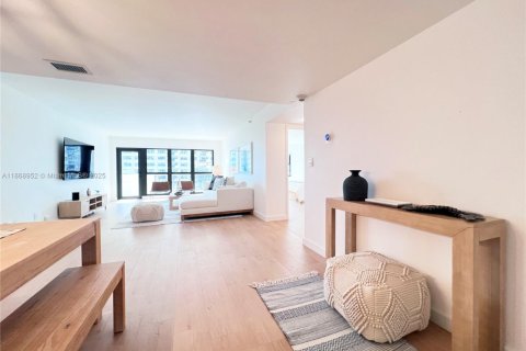 Copropriété à louer à Lauderdale-by-the-Sea, Floride: 2 chambres, 130.06 m2 № 1979371 - photo 2