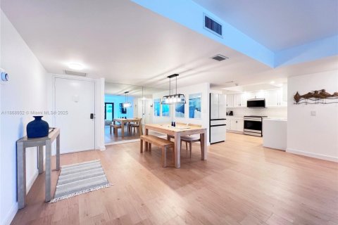 Copropriété à louer à Lauderdale-by-the-Sea, Floride: 2 chambres, 130.06 m2 № 1979371 - photo 5