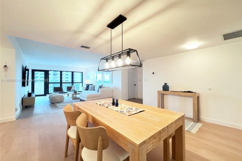 Copropriété à louer à Lauderdale-by-the-Sea, Floride: 2 chambres, 130.06 m2 № 1979371 - photo 3