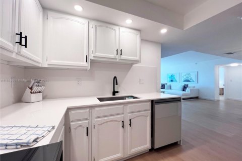 Copropriété à louer à Lauderdale-by-the-Sea, Floride: 2 chambres, 130.06 m2 № 1979371 - photo 25