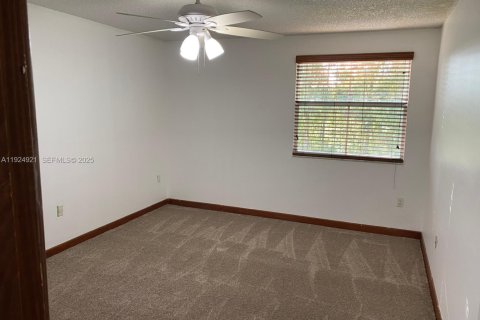 Condominio en alquiler en Doral, Florida, 2 dormitorios, 104.79 m2 № 1983646 - foto 10