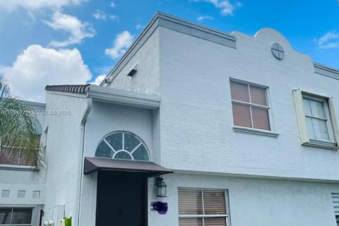 Condominio en alquiler en Doral, Florida, 2 dormitorios, 104.79 m2 № 1983646 - foto 4