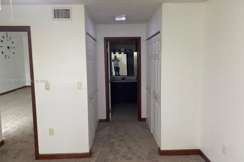 Condominio en alquiler en Doral, Florida, 2 dormitorios, 104.79 m2 № 1983646 - foto 17