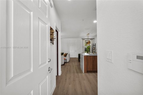 Townhouse in Coconut Creek, Florida 3 bedrooms, 164.25 sq.m. № 2311685 - photo 17