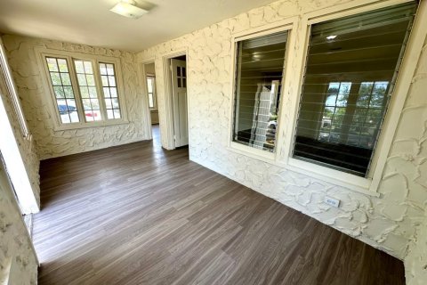 Villa ou maison à louer à West Palm Beach, Floride: 4 chambres, 176.51 m2 № 1097780 - photo 1