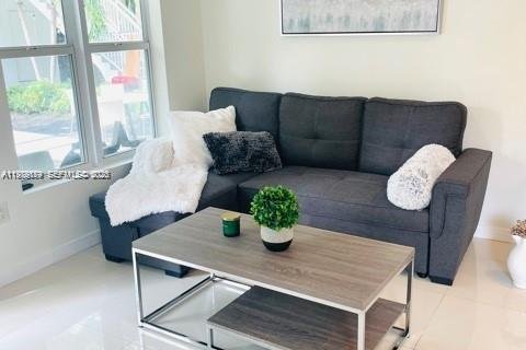 Купить кондоминиум в Майами-Бич, Флорида 1 спальня, 44.13м2, № 2051826 - фото 3