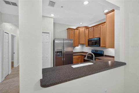 Купить кондоминиум в Сарасота, Флорида 7 комнат, 112.41м2, № 2410564 - фото 3