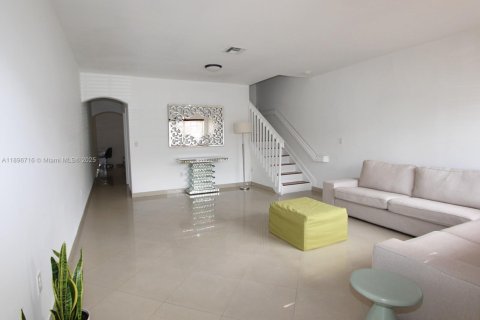 Condominio en alquiler en Doral, Florida, 2 dormitorios, 136.57 m2 № 1948369 - foto 7