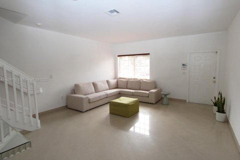 Condominio en alquiler en Doral, Florida, 2 dormitorios, 136.57 m2 № 1948369 - foto 9