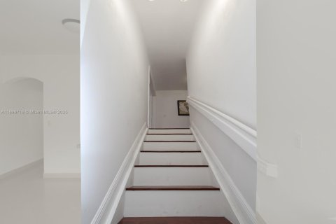 Condominio en alquiler en Doral, Florida, 2 dormitorios, 136.57 m2 № 1948369 - foto 17