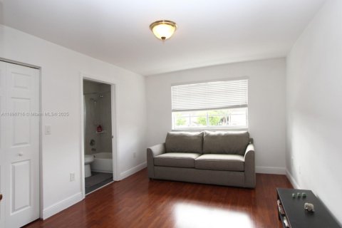 Condominio en alquiler en Doral, Florida, 2 dormitorios, 136.57 m2 № 1948369 - foto 18