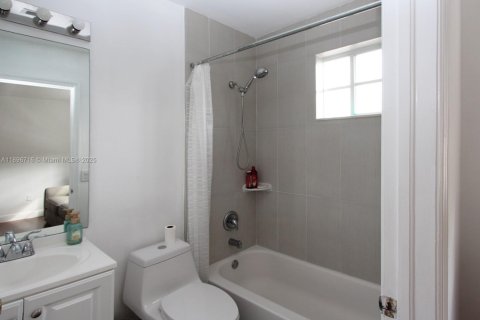 Condominio en alquiler en Doral, Florida, 2 dormitorios, 136.57 m2 № 1948369 - foto 22