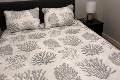 Condo in Miami Beach, Florida, 1 bedroom  № 2043304